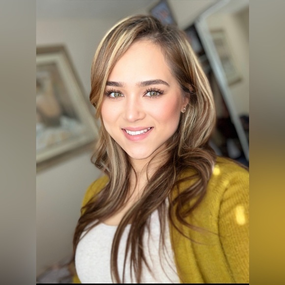 Meet your Posher, Leslie - Picture 1 of 1